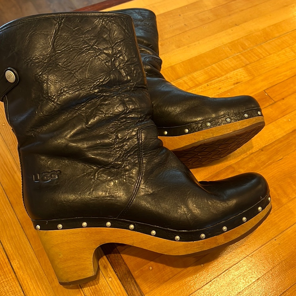 Real leather UGG BOOTS SIZE 10
